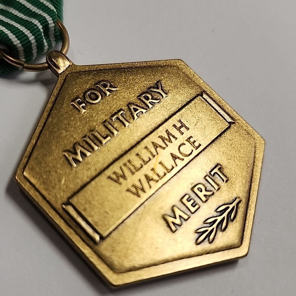 NAMED U.S. ARMY COMMENDATION MEDAL WILLIAM H WALLACE CRIMP BROOCH - Picture 3 of 3